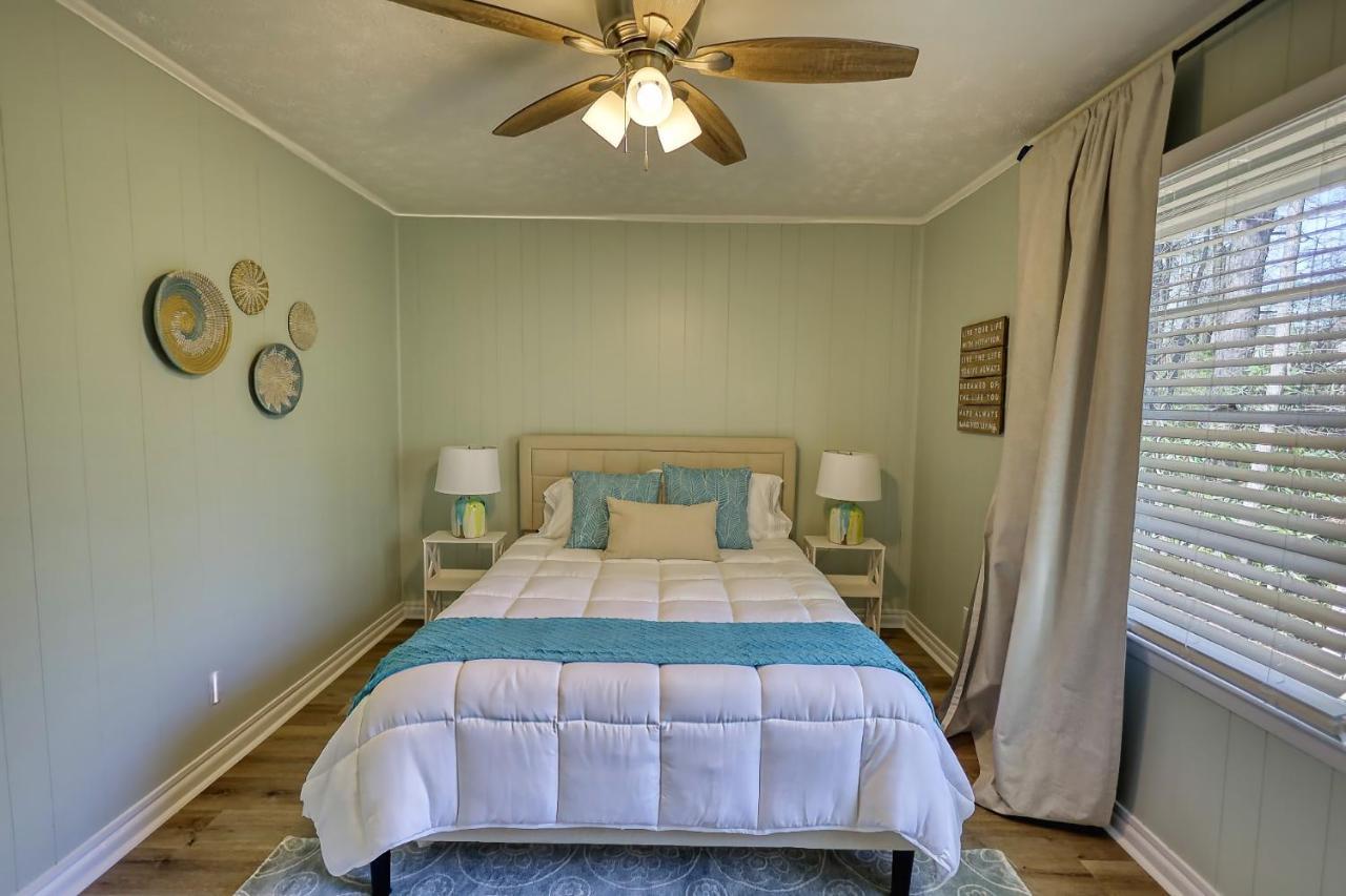 Coastal Cottage 1/2 Mile From Covington Square Exterior photo